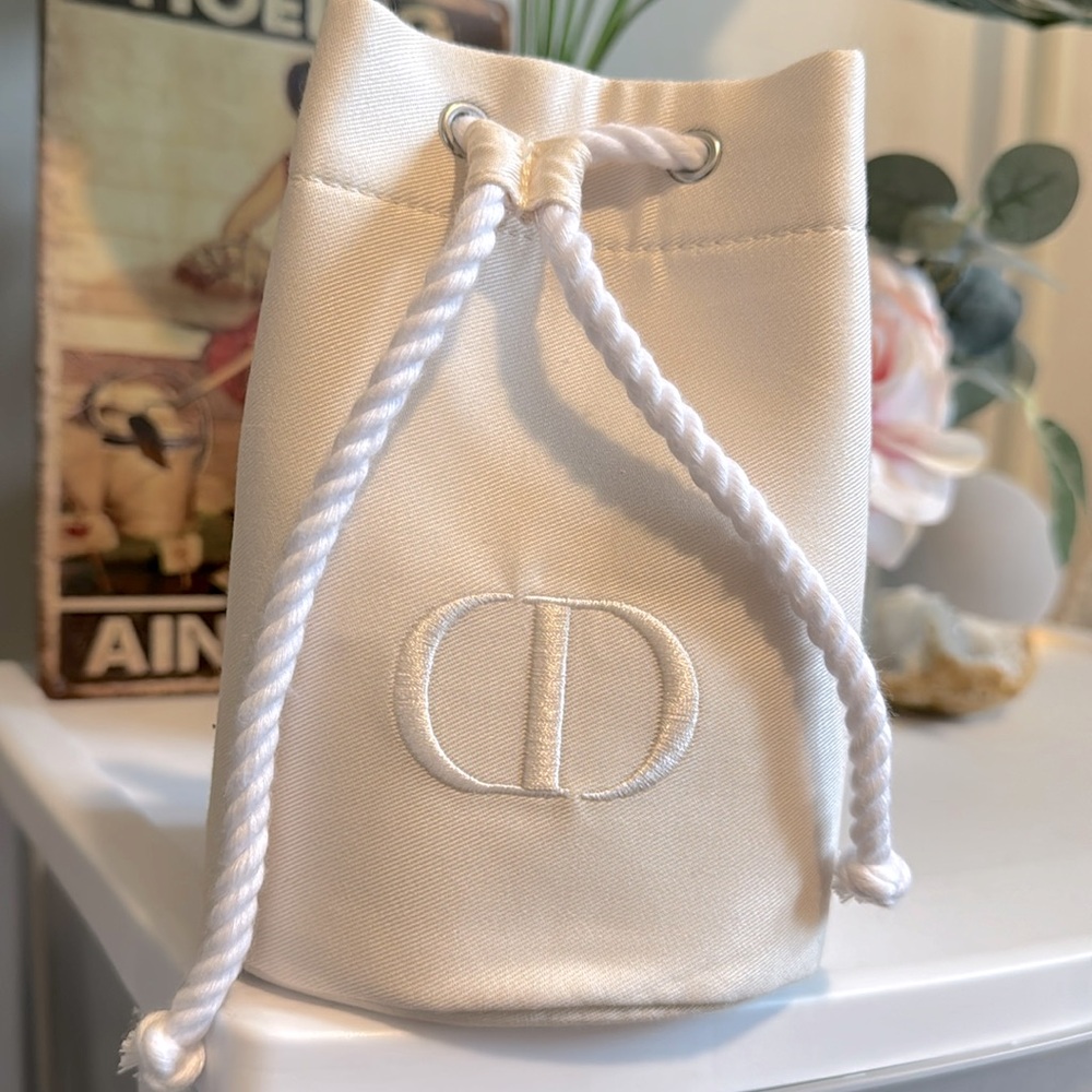 New Christian Dior white mini bucket bag